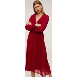 Mango - Sukienka Mulan-A. Czerwone sukienki damskie Mango, xl, z poliesteru, casualowe, długie, midi, rozkloszowane. Za 229,90 zł.