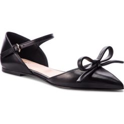Półbuty RED VALENTINO - QQ0S0B64 Nero 0NO. Czarne półbuty damskie marki Red Valentino, bez wzorów, ze skóry, ze szpiczastym noskiem, bez obcasa, na obcasie, bez zapięcia. W wyprzedaży za 829,00 zł.