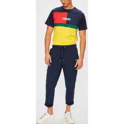Fila - Spodnie James. Niebieskie spodnie męskie Fila, s, bez wzorów, z elastanu, sportowe. W wyprzedaży za 199,90 zł.