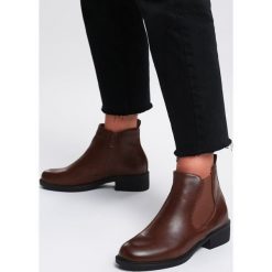 Camelowe Botki Kenton. Brązowe botki damskie Renee, z okrągłym noskiem, na niskim obcasie, na płaskiej podeszwie, na zamek. Za 119,99 zł.