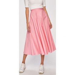 Glamorous - Spódnica. Różowe spódniczki damskie Glamorous, s, z elastanu, casualowe, z podwyższonym stanem, maxi, rozkloszowane. W wyprzedaży za 159,90 zł.
