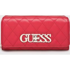 Guess Jeans - Portfel Sweet Candy. Czarne portfele damskie marki Guess Jeans, z aplikacjami, z poliesteru. Za 279,90 zł.