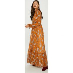 Answear - Sukienka Heritage. Pomarańczowe sukienki damskie ANSWEAR, na co dzień, s, bez wzorów, z tkaniny, eleganckie, ze stójką, z długim rękawem, długie, maxi, proste. W wyprzedaży za 179,90 zł.