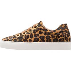 Trampki damskie slip on: Bullboxer Tenisówki i Trampki beige