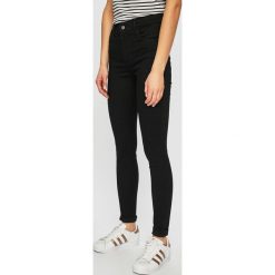 Levi's - Jeansy 720. Czarne jeansy damskie Levi's®, s, bez wzorów, z elastanu, z podwyższonym stanem. W wyprzedaży za 229,90 zł.
