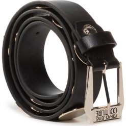 Pasek Damski VERSACE JEANS COUTURE - D8VUBF05 71219 899. Czarne paski damskie Versace Jeans Couture, w paski, z jeansu. W wyprzedaży za 639,00 zł.
