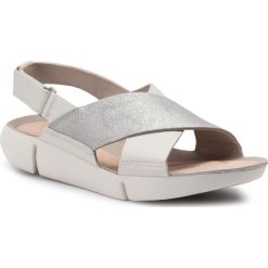 Sandały CLARKS - Tri Chloe 261351184 White/Silver. Szare klapki damskie Clarks, bez wzorów, ze skóry, bez obcasa. W wyprzedaży za 299,00 zł.