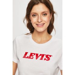 Levi's - Top. Białe bluzki damskie Levi's®, s, z nadrukiem, z bawełny, z okrągłym kołnierzem. W wyprzedaży za 59,90 zł.