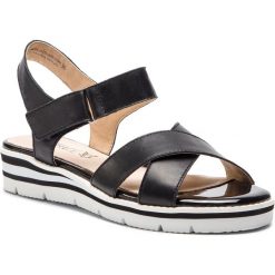 Sandały CAPRICE - 9-28200-22 Black Comb 019. Czarne klapki damskie marki Caprice, bez wzorów, ze skóry, bez obcasa. Za 239,90 zł.