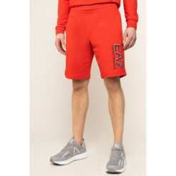 Szorty sportowe EA7 Emporio Armani 3HPS73 PJ05Z 1451. Czerwone spodenki sportowe męskie EA7 Emporio Armani, m, bez wzorów, z bawełny, sportowe. W wyprzedaży za 279,00 zł.