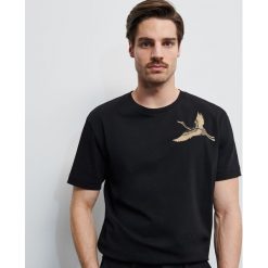 T-shirt z wyszywanym wzorem - Czarny. Czarne t-shirty męskie Reserved, s, bez wzorów, bez kołnierzyka. Za 49,99 zł.