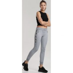 Szare Spodnie Dresowe Metilenia. Szare spodnie damskie Renee, s, z dresówki. Za 39,99 zł.