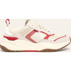 Levi's - Buty. Czerwone sneakersy męskie Levi's®, na sznurówki. W wyprzedaży za 199,90 zł.