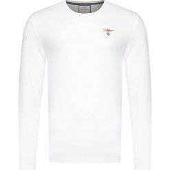 T-shirt AERONAUTICA MILITARE. Białe t-shirty męskie Aeronautica Militare, moro, z bawełny, militarne, z okrągłym kołnierzem, długie. Za 260,00 zł.