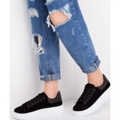 Buty sportowe damskie N/M 2018-66 Czarne. Czarne buty sportowe damskie N/M, bez wzorów, z tkaniny, sportowe, trekkingowe. Za 84,00 zł.