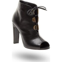 BOTKI EMPORIO ARMANI. Czarne botki damskie Emporio Armani, ze skóry, z okrągłym noskiem, bez obcasa, na obcasie, na zamek. Za 1169,50 zł.