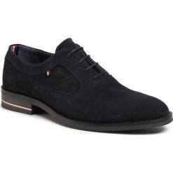 Półbuty TOMMY HILFIGER - Signnature Hilfiger Suede Oxford FM0FM02713 Desert Sky DW5. Niebieskie półbuty męskie TOMMY HILFIGER, na co dzień, bez wzorów, ze skóry, klasyczne, bez zapięcia. Za 649,00 zł.