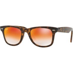 Ray-Ban - Okulary Wayfarer Ease. Pomarańczowe okulary przeciwsłoneczne damskie Ray-Ban, prostokątne. Za 599,90 zł.
