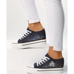 Granatowe Sneakersy Old. Szare koturny damskie Born2be, z denimu. Za 29,99 zł.