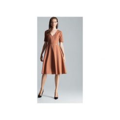 Sukienka M673 Brąz. Pomarańczowe sukienki damskie FIGL, xl, bez wzorów, z dekoltem w serek, z krótkim rękawem, krótkie, midi, rozkloszowane. Za 189,00 zł.