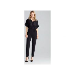 Kombinezon M684 Czarny. Czarne kombinezony damskie FIGL, xl, bez wzorów, eleganckie, bez kołnierzyka, z krótkim rękawem, krótkie. Za 239,00 zł.