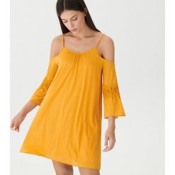Sukienka off shoulder - Żółty. Żółte sukienki damskie House, s, bez wzorów, bez kołnierzyka, bez rękawów. Za 69,99 zł.
