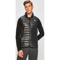 Adidas Performance - Bezrękawnik puchowy. Czarne płaszcze męskie adidas Performance, s, bez wzorów, z poliesteru, bez kaptura. W wyprzedaży za 339,90 zł.