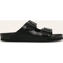 Tommy Jeans - Klapki skórzane. Czarne klapki damskie Tommy Jeans, bez wzorów, z jeansu, bez obcasa, na obcasie. Za 299,90 zł.