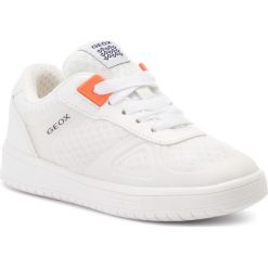 Sneakersy GEOX - J Kommodor B. B J925PB 01454 C1000 S White. Białe półbuty dziewczęce Geox, na sznurówki. W wyprzedaży za 149,00 zł.