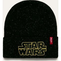 Levi's - Czapka x Star Wars. Czarne czapki damskie Levi's®, z motywem z bajki, z dzianiny. W wyprzedaży za 79,90 zł.