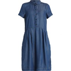 Noa Noa Sukienka jeansowa denim dark blue. Szare sukienki damskie marki Noa Noa, bez wzorów, z lyocellu, bez kołnierzyka, bez rękawów. Za 569,00 zł.