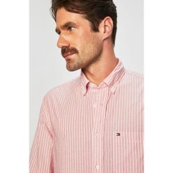 Tommy Hilfiger - Koszula. Czerwone koszule męskie TOMMY HILFIGER, m, bez wzorów, z bawełny, casualowe, button down, z długim rękawem. W wyprzedaży za 239,90 zł.