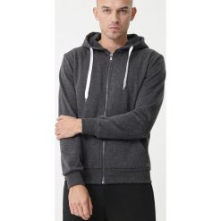 Ciemnoszara Bluza Aspley. Szare bluzy męskie Born2be, s, bez wzorów, z kapturem, z długim rękawem, długie, bez kaptura. Za 84,99 zł.