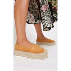 Camelowe Espadryle Hella. Brązowe espadryle damskie Renee, bez wzorów, bez obcasa. W wyprzedaży za 99,99 zł.