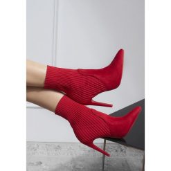 Czerwone Botki Girl Like That. Czerwone botki damskie marki vices, na wysokim obcasie, na szpilce, bez zapięcia. Za 109,99 zł.
