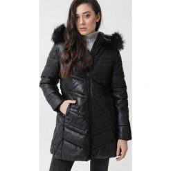 Czarna Kurtka Tiah. Czarne kurtki damskie Born2be, na zimę, xl, bez wzorów, długie. Za 279,99 zł.