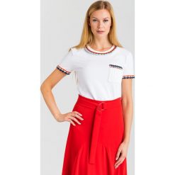 T-SHIRT EDMOND SPORTMAX CODE. Białe t-shirty damskie Sportmax Code, xs, z haftami, z bawełny, z okrągłym kołnierzem. Za 509,00 zł.