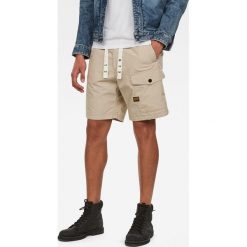 G-Star Raw - Szorty. Brązowe spodenki i szorty męskie G-Star RAW, z nadrukiem, z bawełny, retro. Za 369,90 zł.