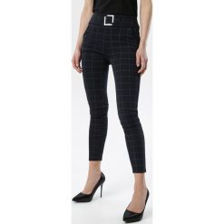 Granatowe Spodnie Aigarecea. Niebieskie spodnie damskie Born2be, s, w paski, z tkaniny, eleganckie, długie. Za 59,99 zł.