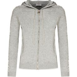 Bluza DEHA HARMONIC. Białe bluzy damskie Deha, bez wzorów, z dzianiny, bez rękawów, z kapturem. W wyprzedaży za 441,00 zł.