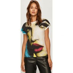 Guess Jeans - T-shirt. Białe bluzki damskie Guess Jeans, s, z nadrukiem, z bawełny, casualowe, z okrągłym kołnierzem. Za 219,90 zł.