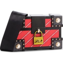 Torebka KARL LAGERFELD - 91KW3097 Amethyst. Czerwone listonoszki damskie marki KARL LAGERFELD, na co dzień, bez wzorów, ze skóry ekologicznej, eleganckie, bez dodatków. Za 799,00 zł.