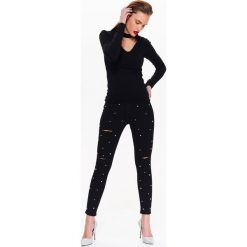 SWETER DŁUGI RĘKAW DAMSKI, OBCISŁY Z CHOKEREM. Czarne swetry klasyczne damskie marki Top Secret, na lato, z dzianiny, eleganckie. W wyprzedaży za 39,99 zł.
