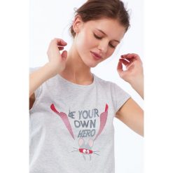 Etam - Top piżamowy Sirius. Szare piżamy damskie Etam, s, z nadrukiem, z bawełny, z okrągłym kołnierzem. W wyprzedaży za 39,90 zł.