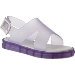 Sandały MELISSA - Free Ad 32214 Glass 06008. Fioletowe klapki damskie marki Melissa, bez wzorów, z tworzywa sztucznego, bez obcasa. W wyprzedaży za 189,00 zł.