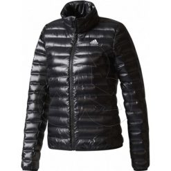 KURTKA damska zimowa adidias czarna BQ1982. Czarne kurtki damskie Adidas, na zimę, s, bez wzorów, z poliesteru, bez kaptura. Za 329,00 zł.