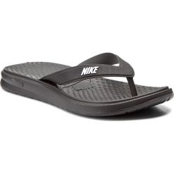 Japonki NIKE - Solay Thong 882699 002 Black/White. Czarne klapki damskie Nike, bez wzorów, z tworzywa sztucznego, bez obcasa. W wyprzedaży za 89,00 zł.