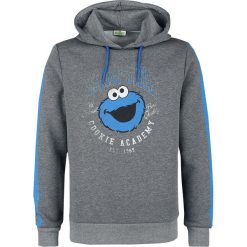 Ulica Sezamkowa Krümelmonster - Cookie Academy Bluza z kapturem odcienie ciemnoszarego. Szare bluzy męskie marki Ulica Sezamkowa, l, z nadrukiem, z kapturem. Za 79,90 zł.
