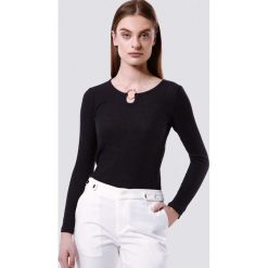 Granatowa Bluzka Condensation. Niebieskie bluzki damskie Born2be, xl, bez wzorów, bez kołnierzyka, z długim rękawem. Za 14,99 zł.