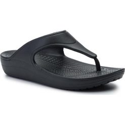 Klapki basenowe CROCS 200486-001. Czarne klapki damskie Crocs, bez wzorów, z tworzywa sztucznego, bez obcasa. Za 129,99 zł.
